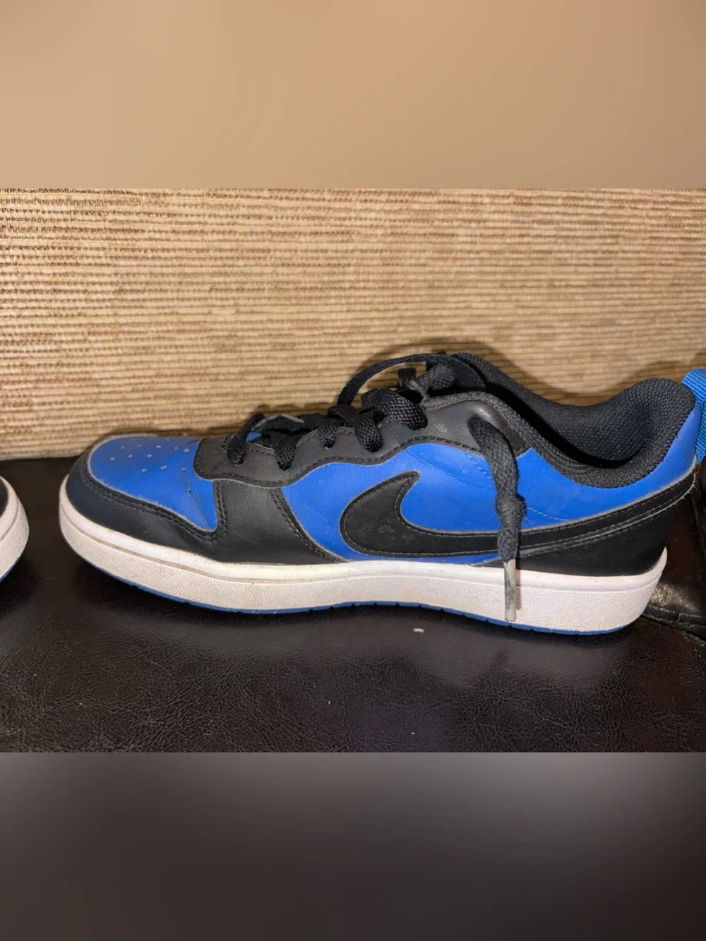 Nike Low-Top Sneakers in Royal Blue and Black 6Y